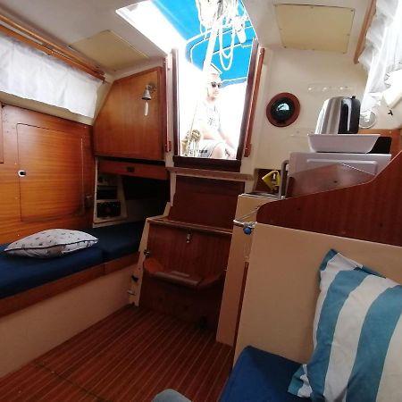 Cozy Sailboat In Barcelona!! No Showers Sant Adria de Besos Exterior photo