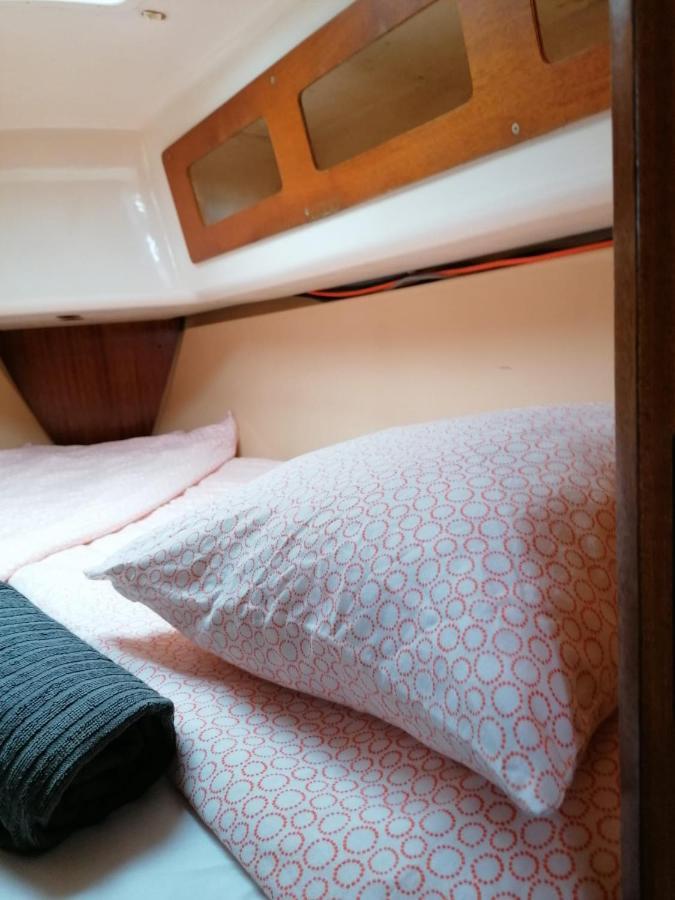 Cozy Sailboat In Barcelona!! No Showers Sant Adria de Besos Exterior photo