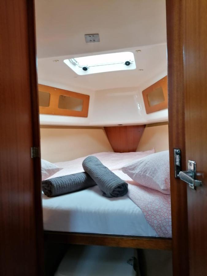 Cozy Sailboat In Barcelona!! No Showers Sant Adria de Besos Exterior photo