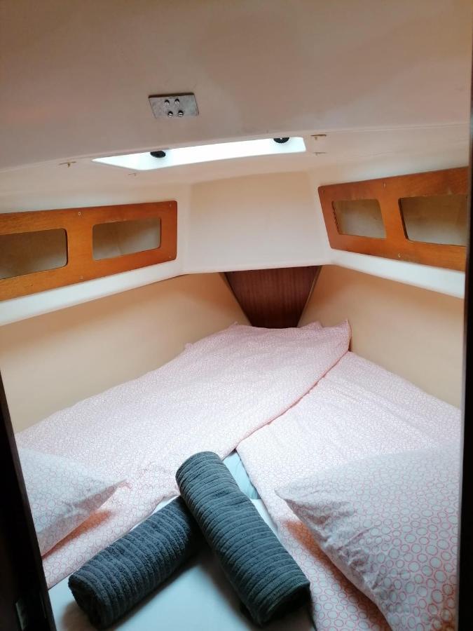 Cozy Sailboat In Barcelona!! No Showers Sant Adria de Besos Exterior photo